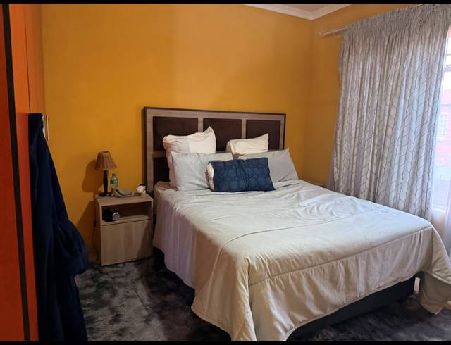 2 BEDROOM APARTMENT FOR SALE IN WATERVAL EAST